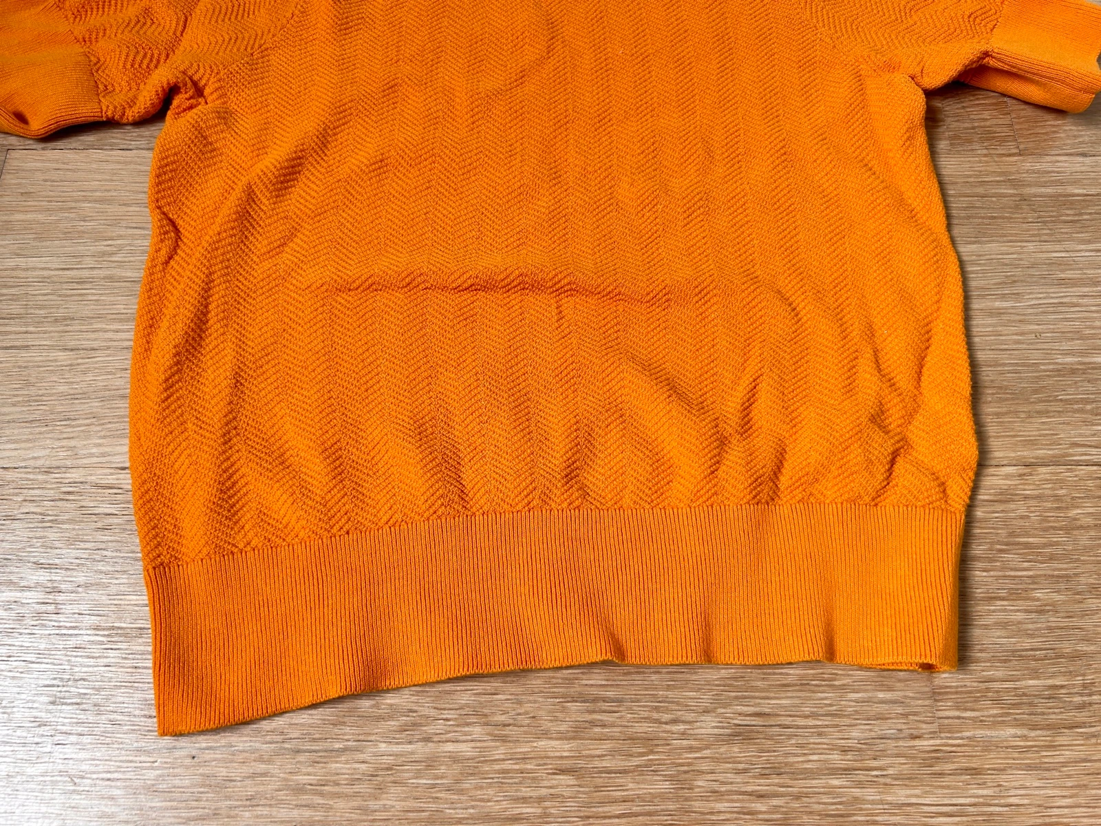 NUEVO - Camiseta relieve naranja brillante – photo 3